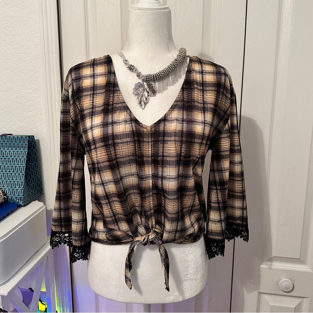 Paper & Tee Black Yellow Plaid Top (L)